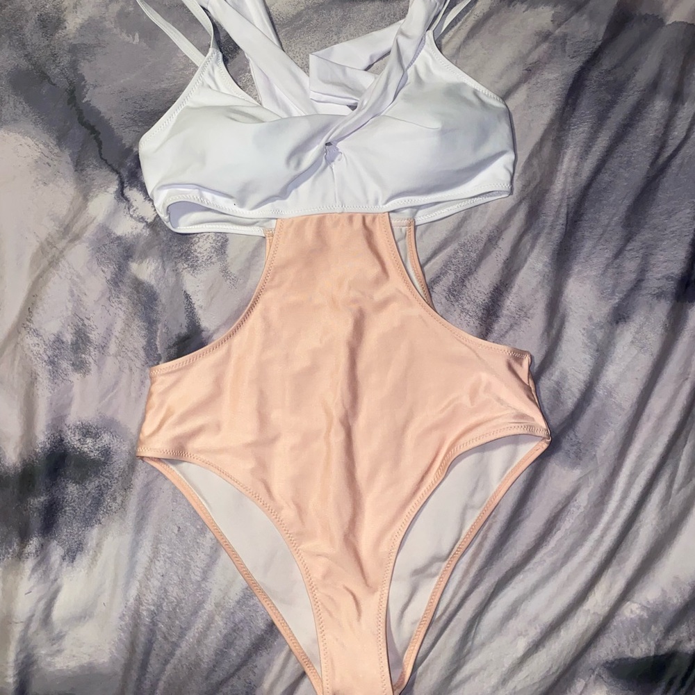 One piece swimsuit